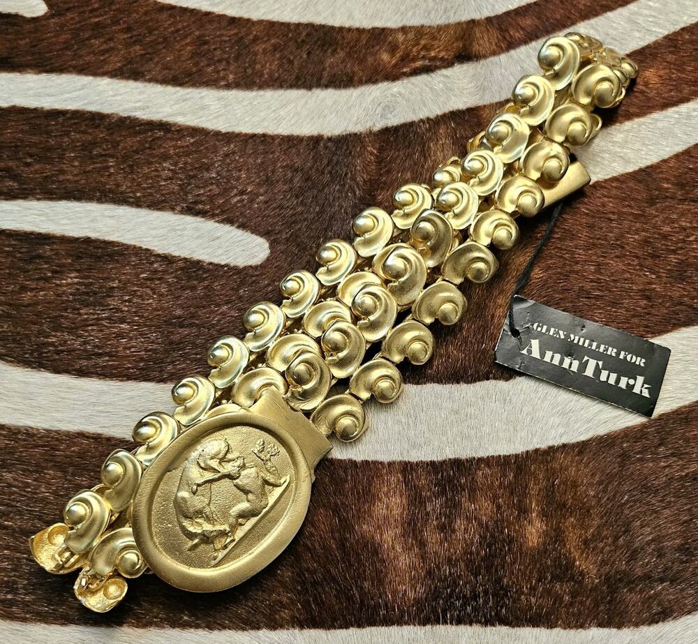 Vintage Rare Glen Miller for Ann Turk Ornate Golden Mythological Waist Belt 28"